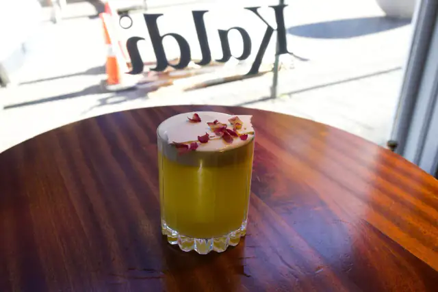 Kokteill í glugganum — Kaldi bar