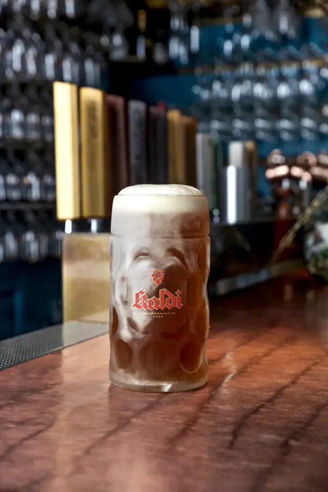 Krús með froðu — Kaldi bar